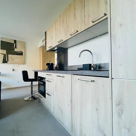 Entierement Equipe 5 Min Monaco Beausoleil